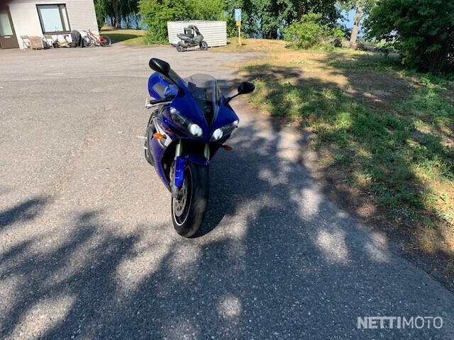 Yamaha YZF-R1
