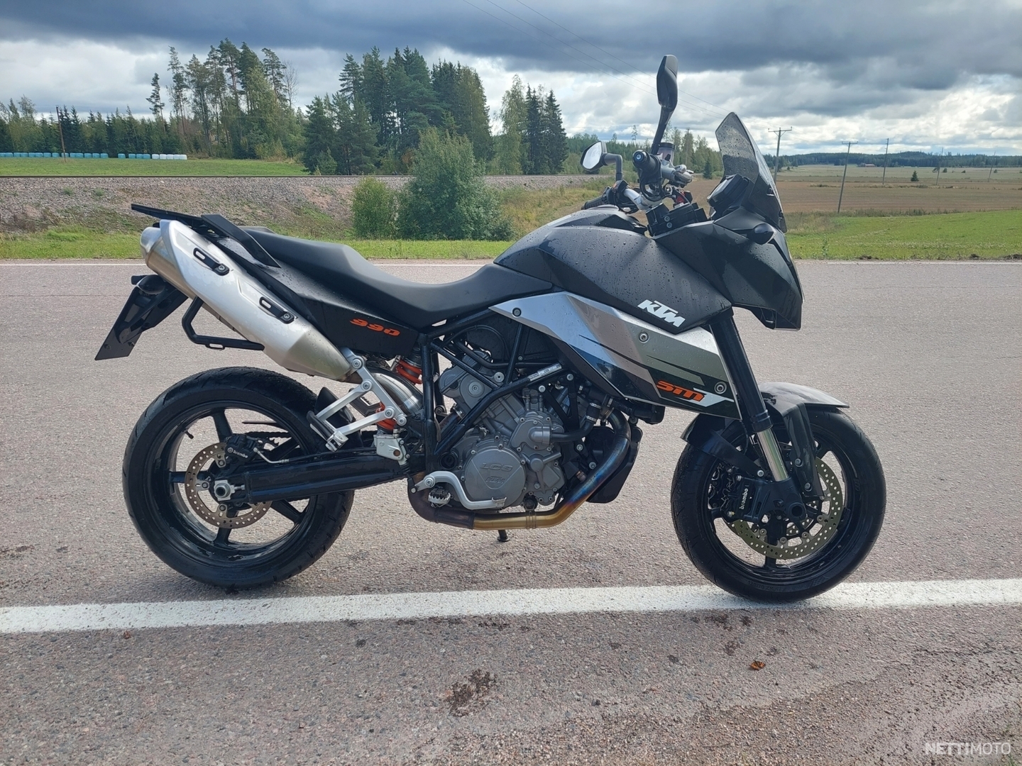 KTM 990