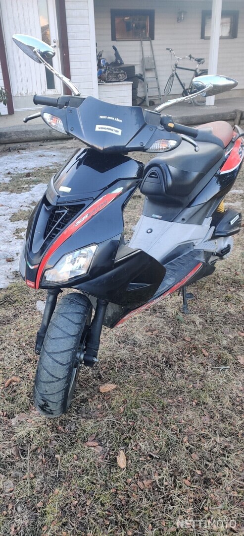 Aprilia SR