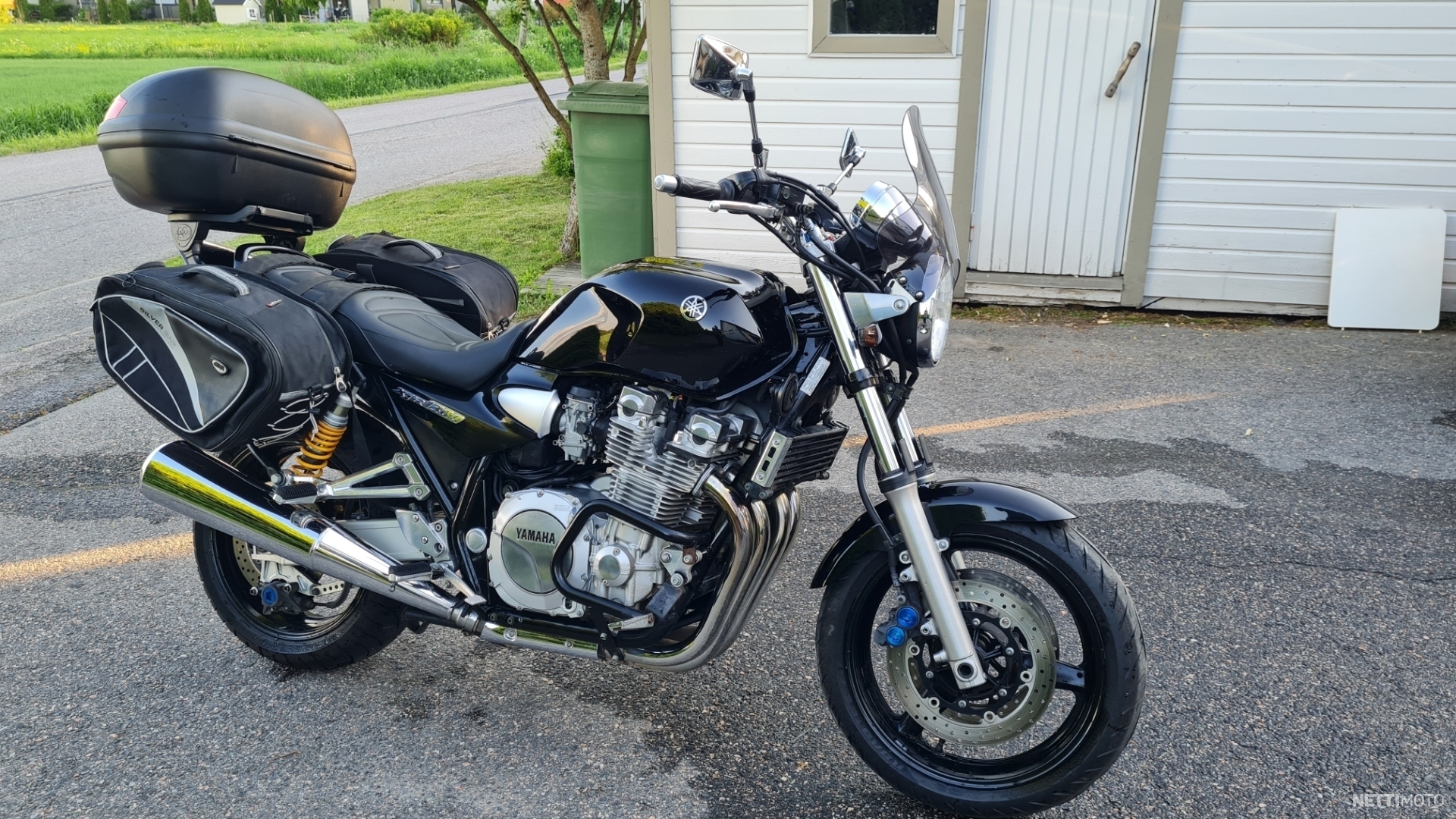 Yamaha XJR