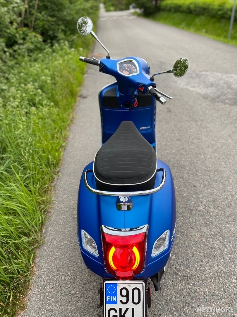 Vespa GTS