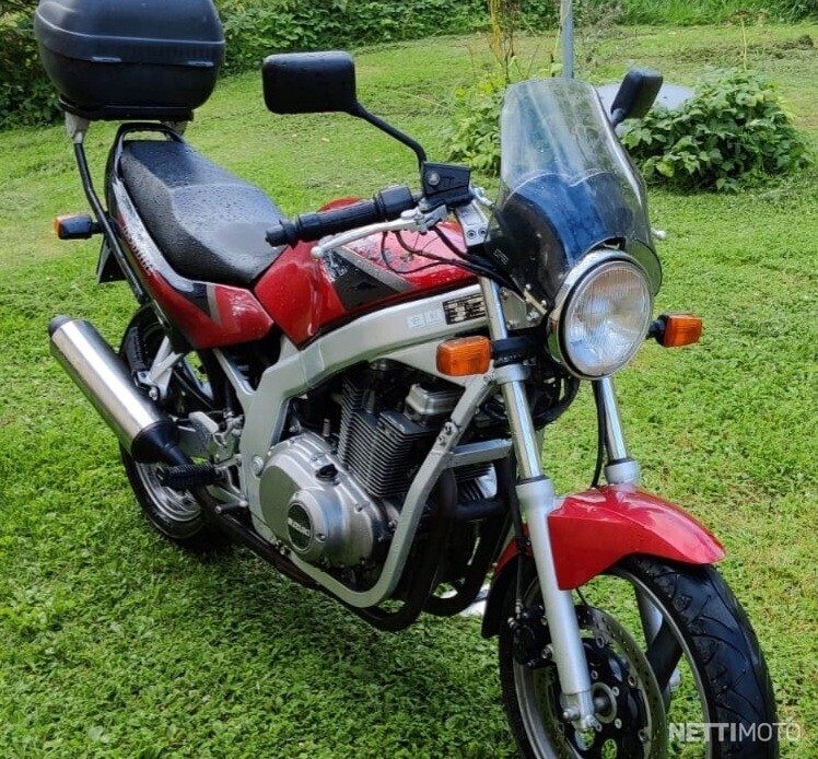 Suzuki GS