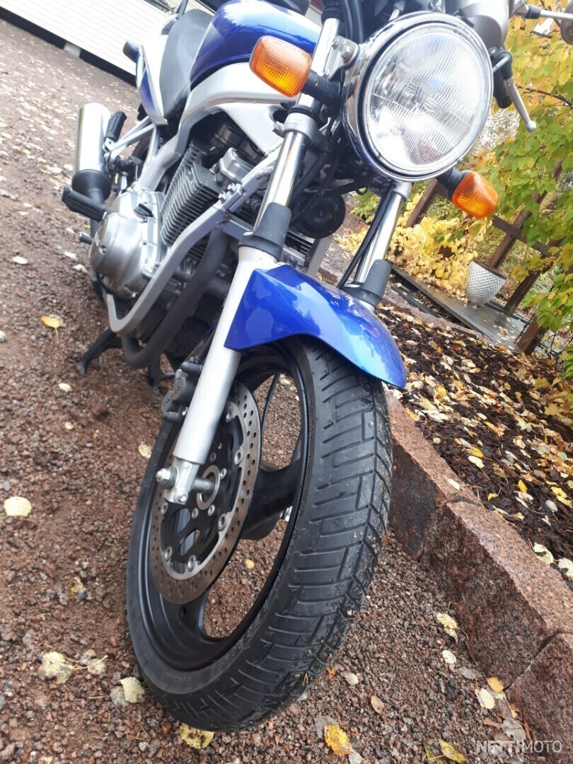 Suzuki GS