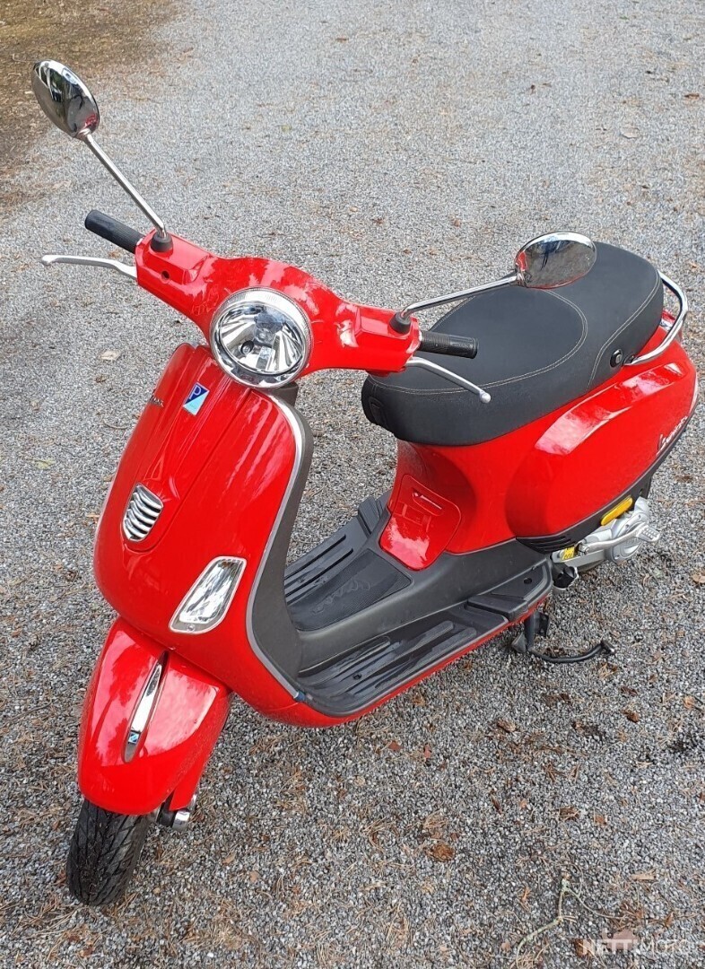 Vespa LX