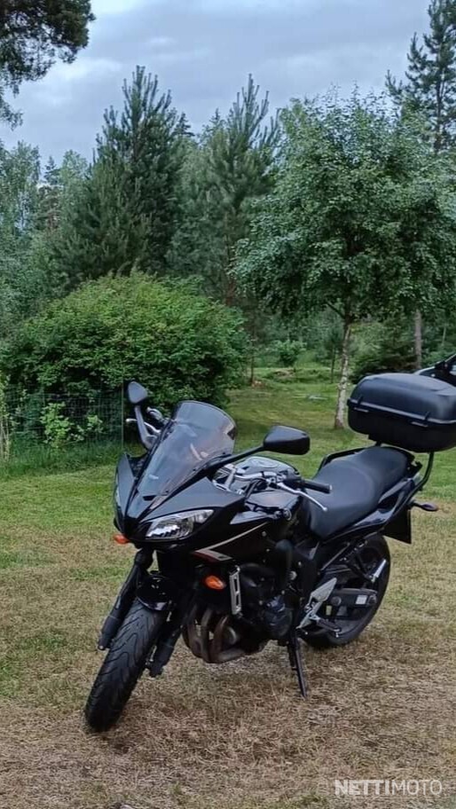 Yamaha FZ6-S