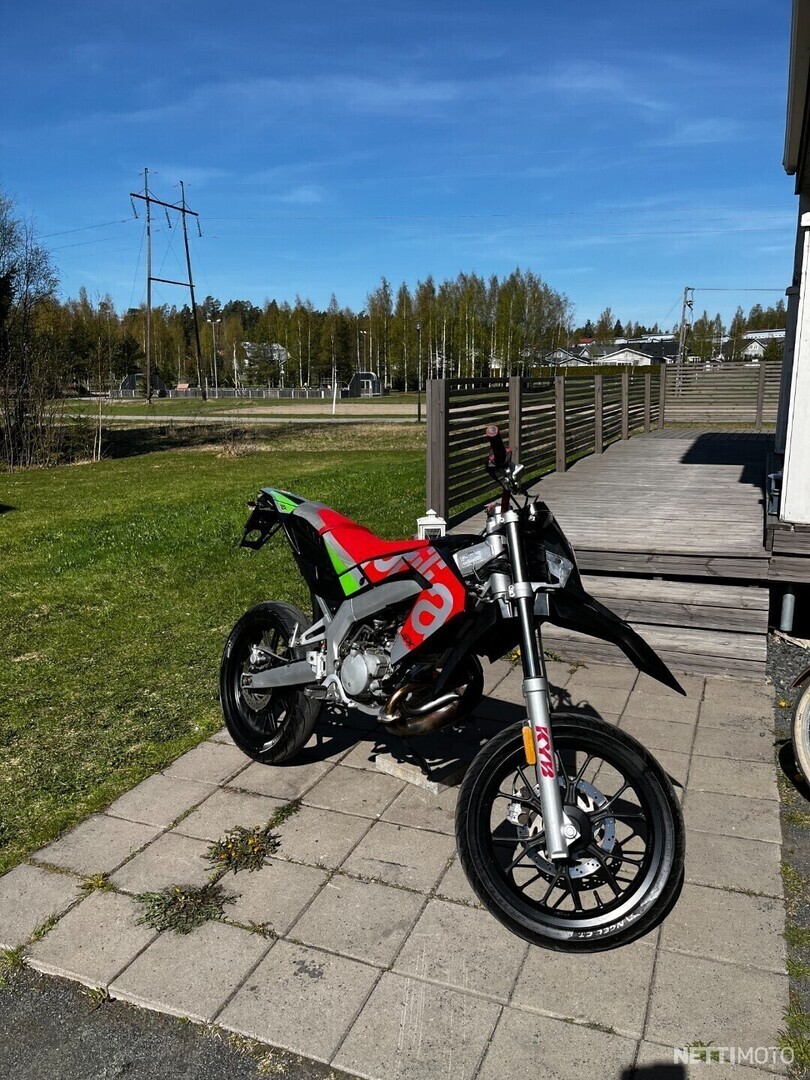 Aprilia SX
