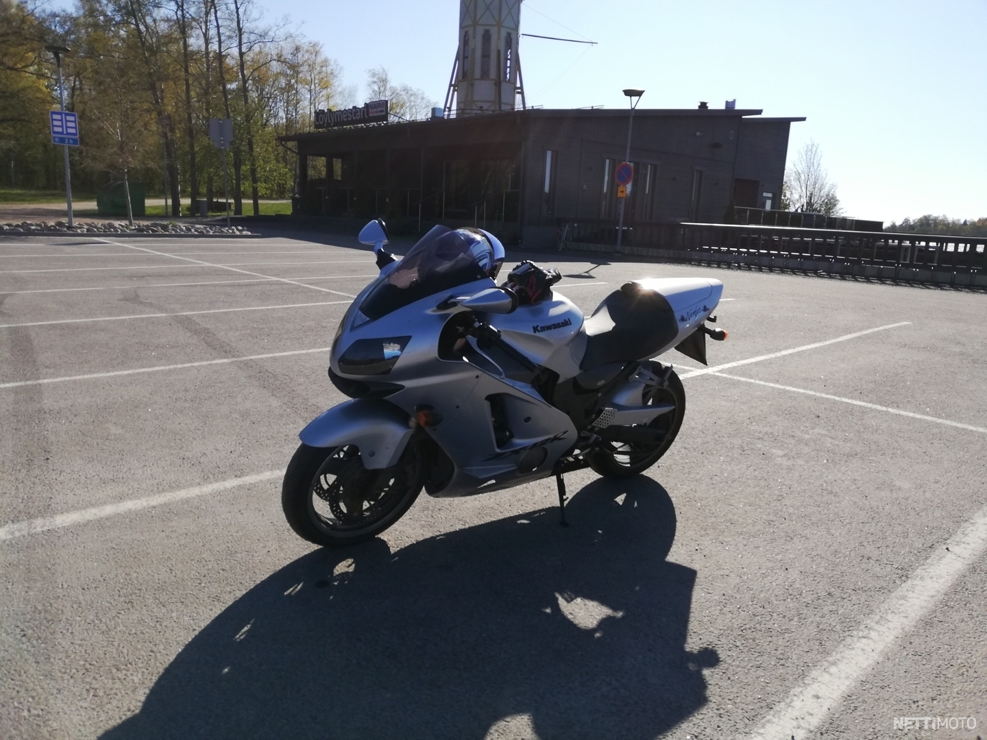 Kawasaki ZX-12R Arvostelut motosta - Lue käyttäjien