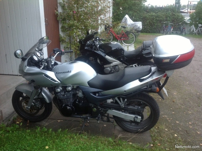 Kawasaki ZR-7S