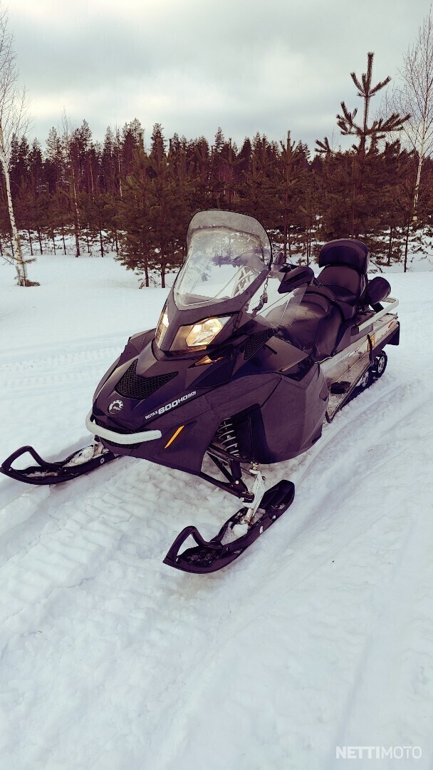 Ski-Doo Expedition