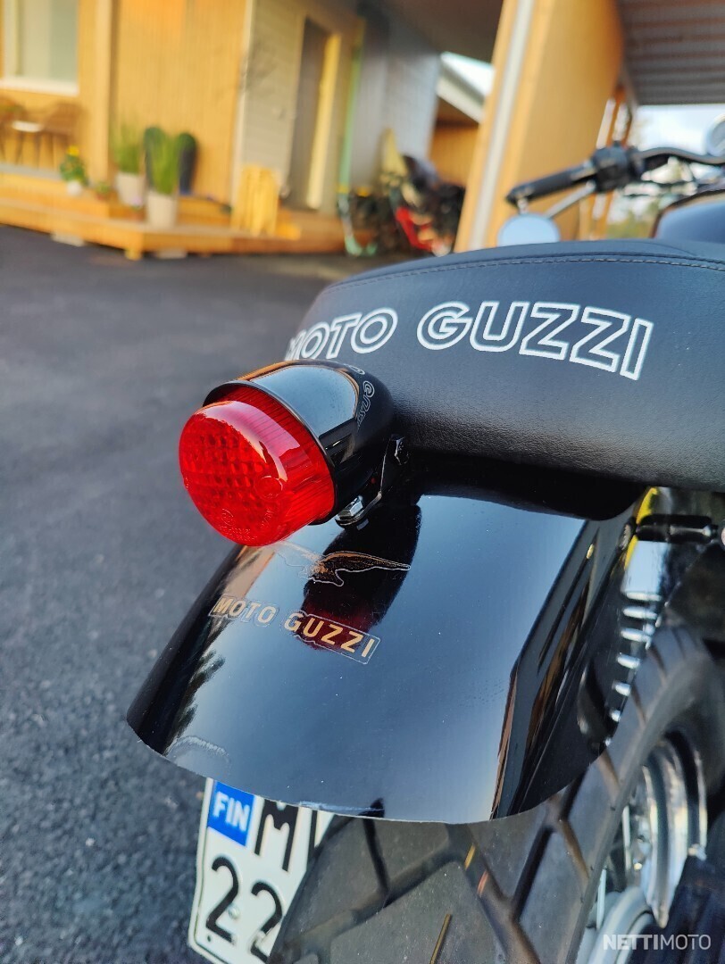 Moto Guzzi V7