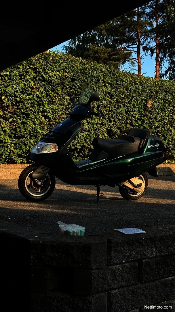 Piaggio Hexagon