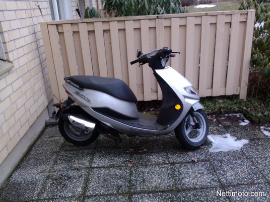 Suzuki Estilete