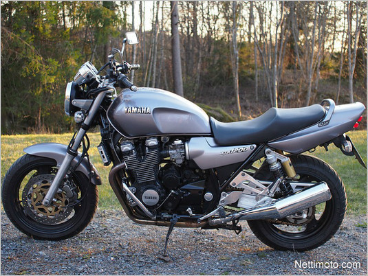 Yamaha XJR