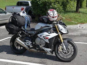 BMW S