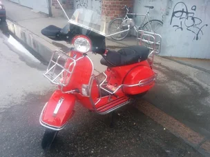 Vespa PX